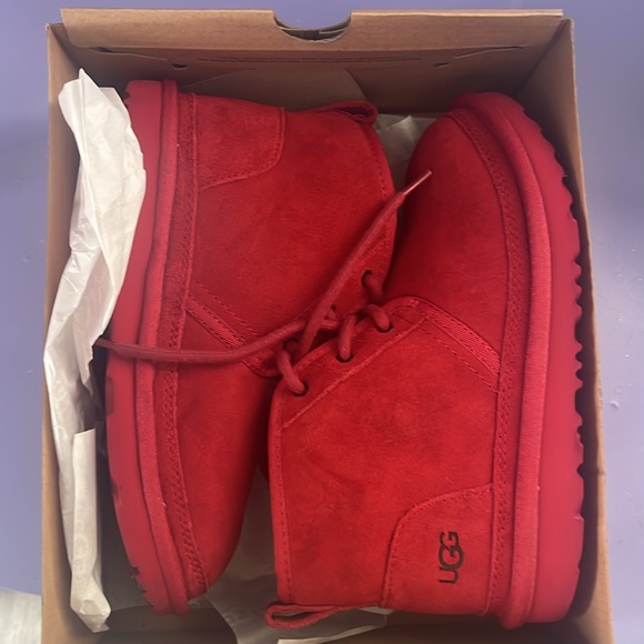Red uggs - Picture 6 of 6